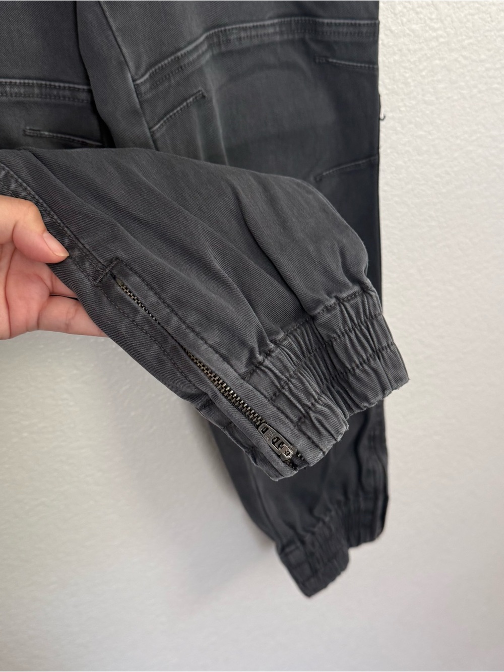 Spanx Stretch Twill Cargo Joggers Pants in Gray Large - Picture 4 of 6